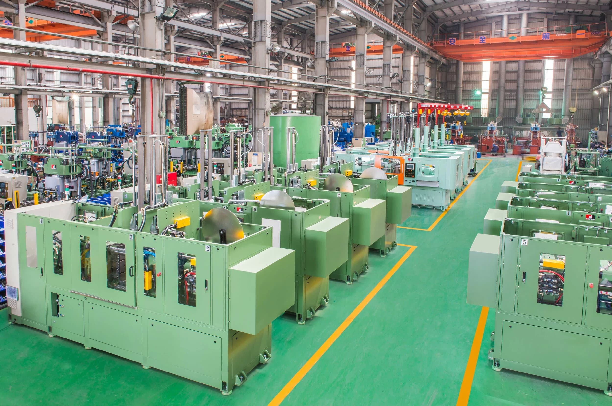 Horizontal injection moulding presses